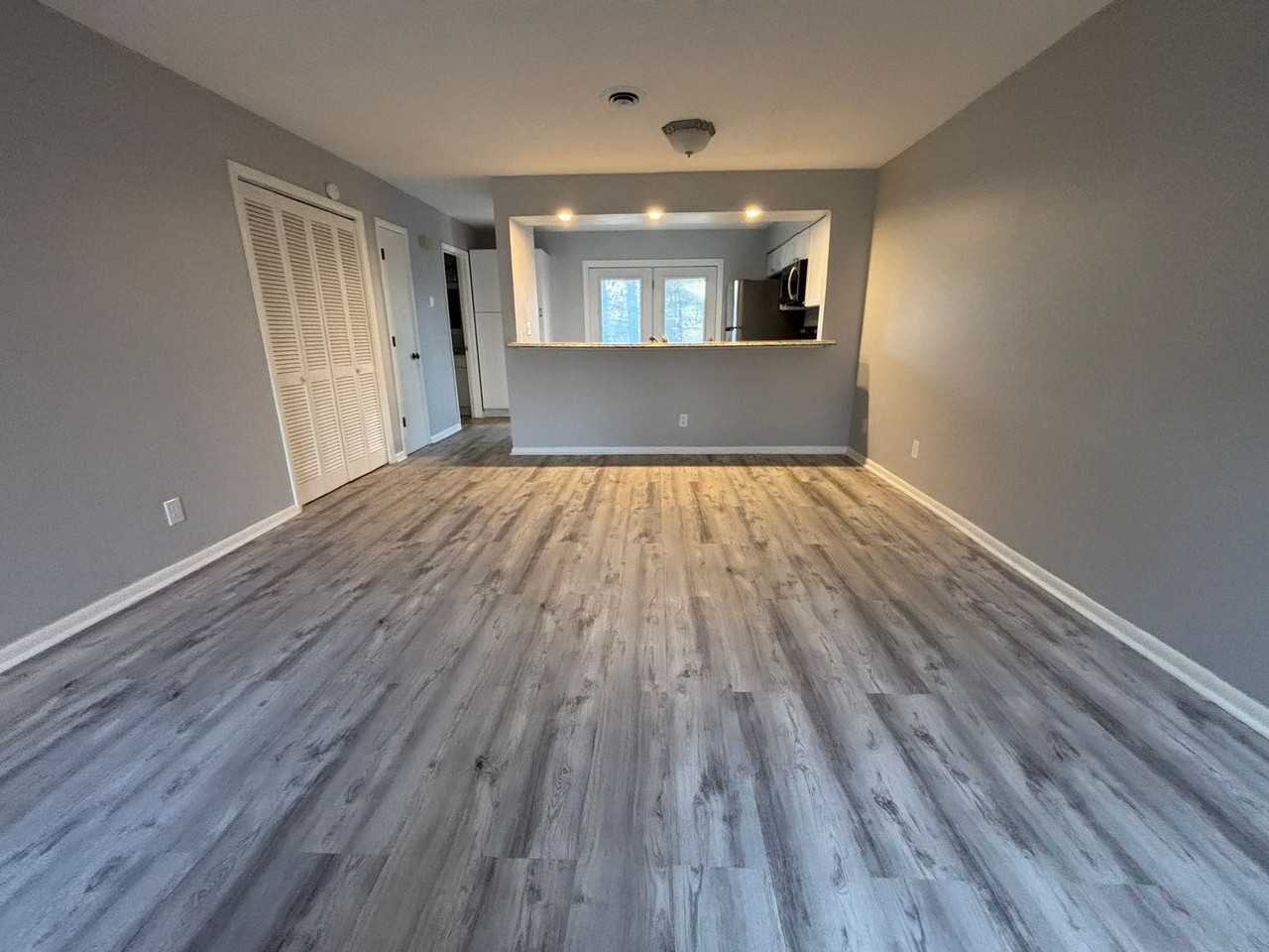 7203 Woods Crossing Dr - Photo 4 of 35