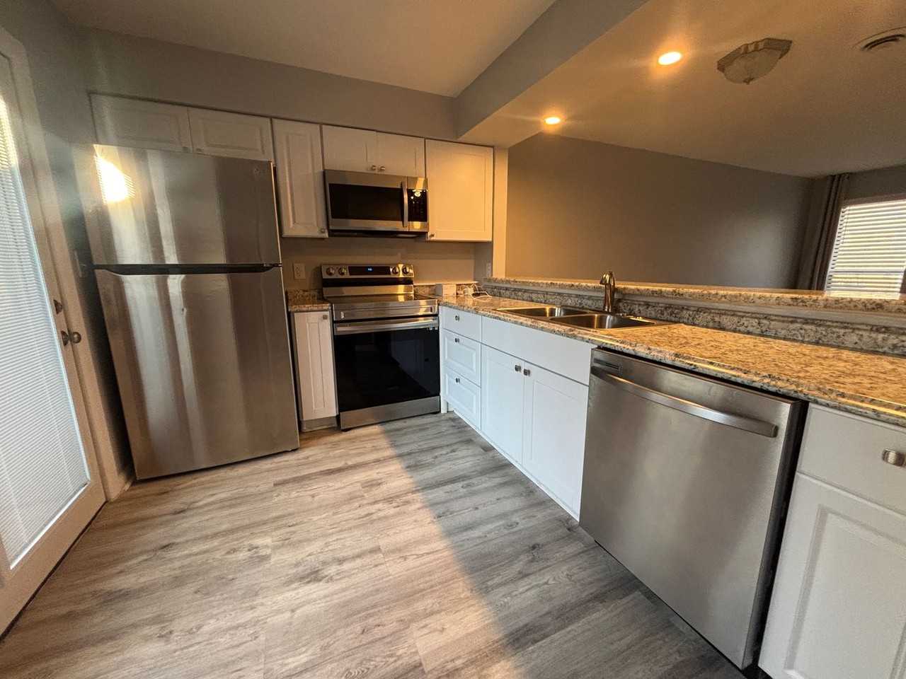 7203 Woods Crossing Dr - Photo 6 of 35