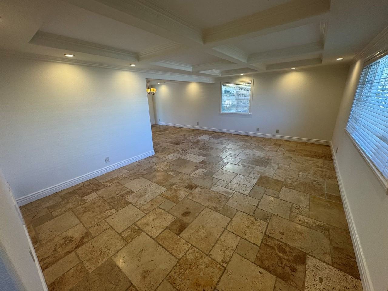 273 Gorrion Ave - Photo 4 of 32