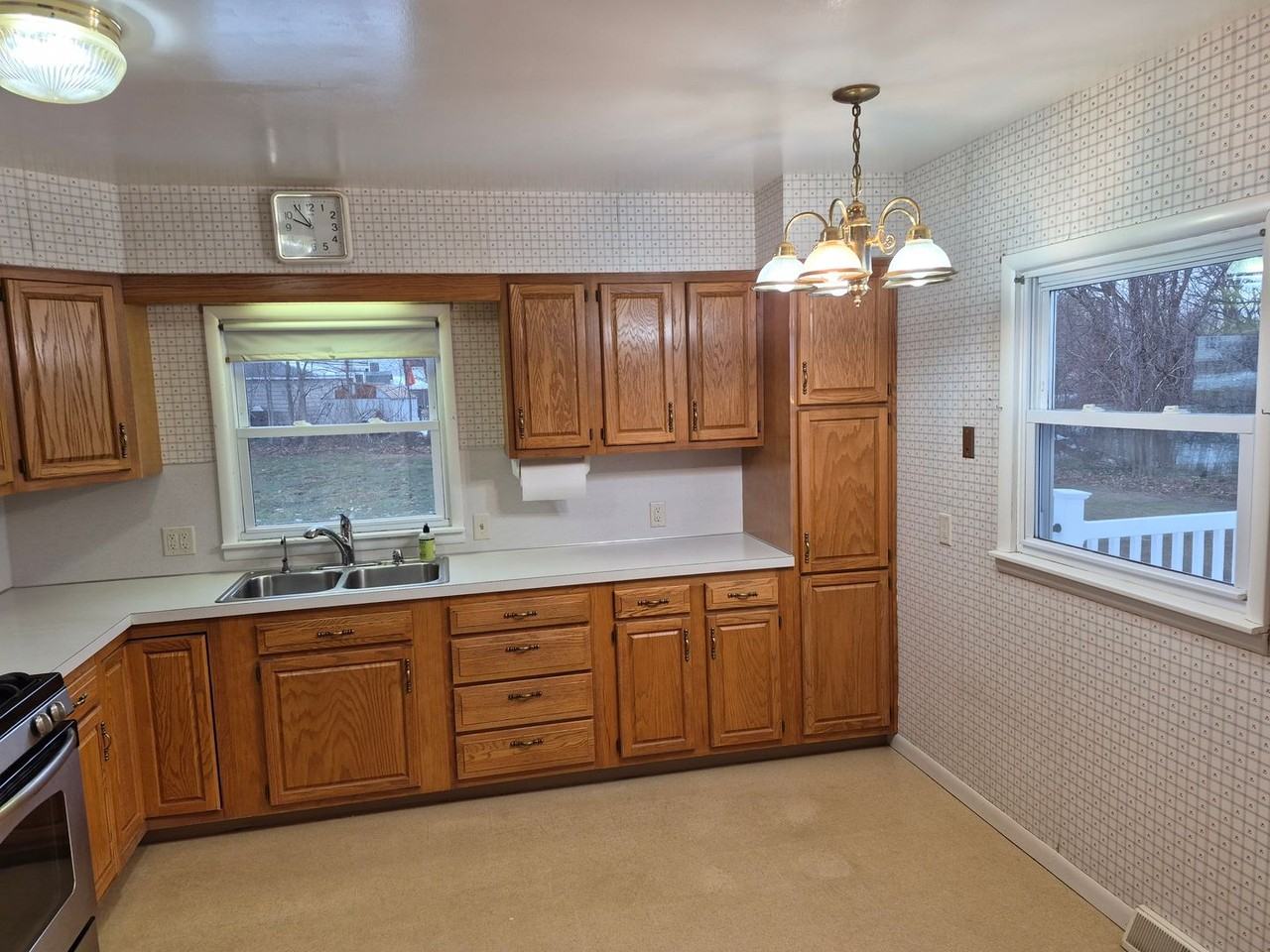 4684 Wakefield Ave Ne - Photo 2 of 18