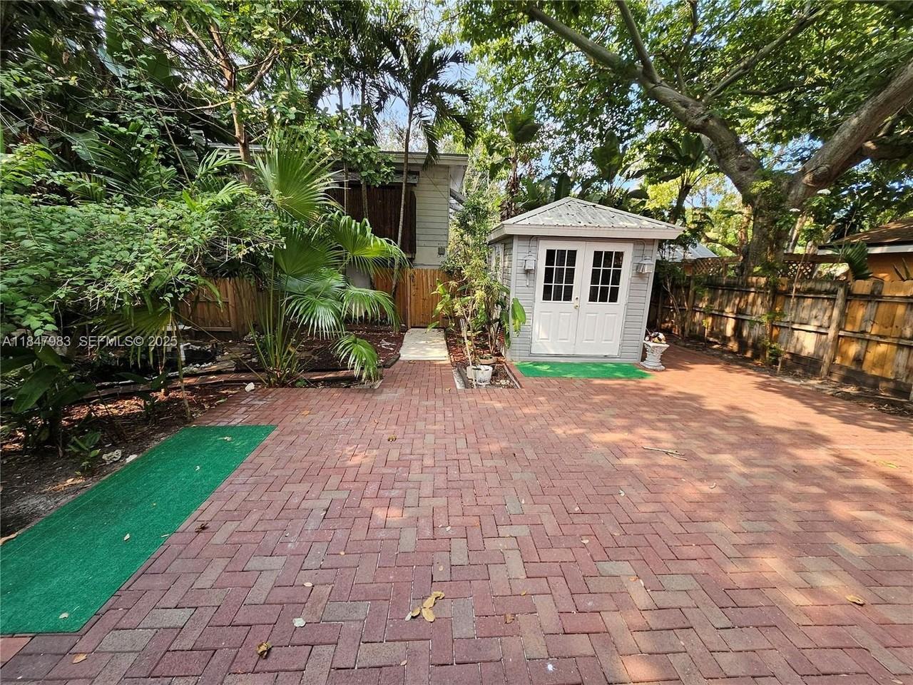 38 Sw 6th St #38 - Photo 5 of 38