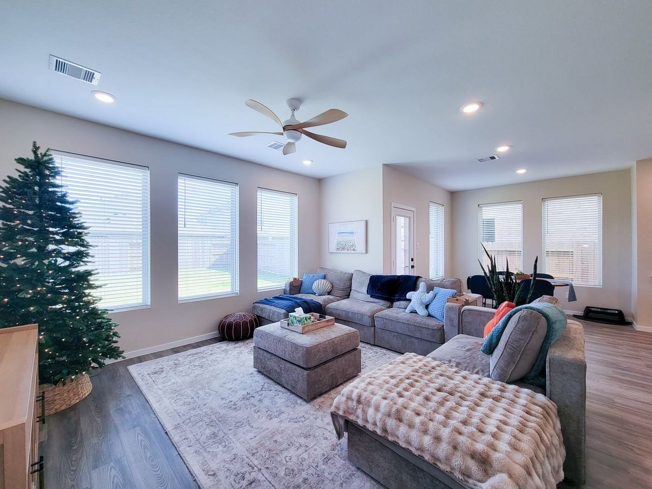 2901 Blossom Crest Way - Photo 6 of 39