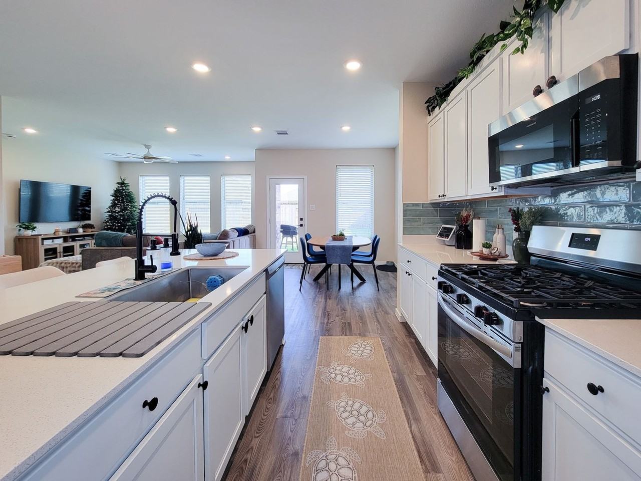 2901 Blossom Crest Way - Photo 7 of 39