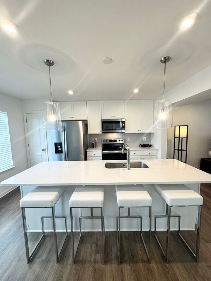 229 Clifton Mnr - Photo 4 of 21