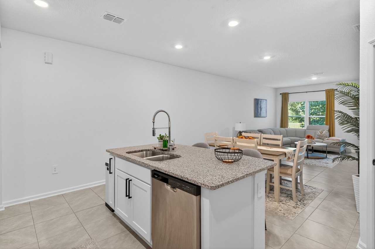 33 Coastline Way - Photo 7 of 35