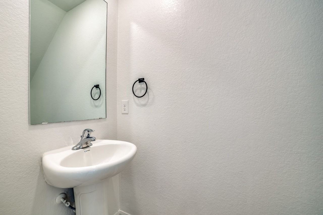 11757 Davalos Ln - Photo 7 of 24