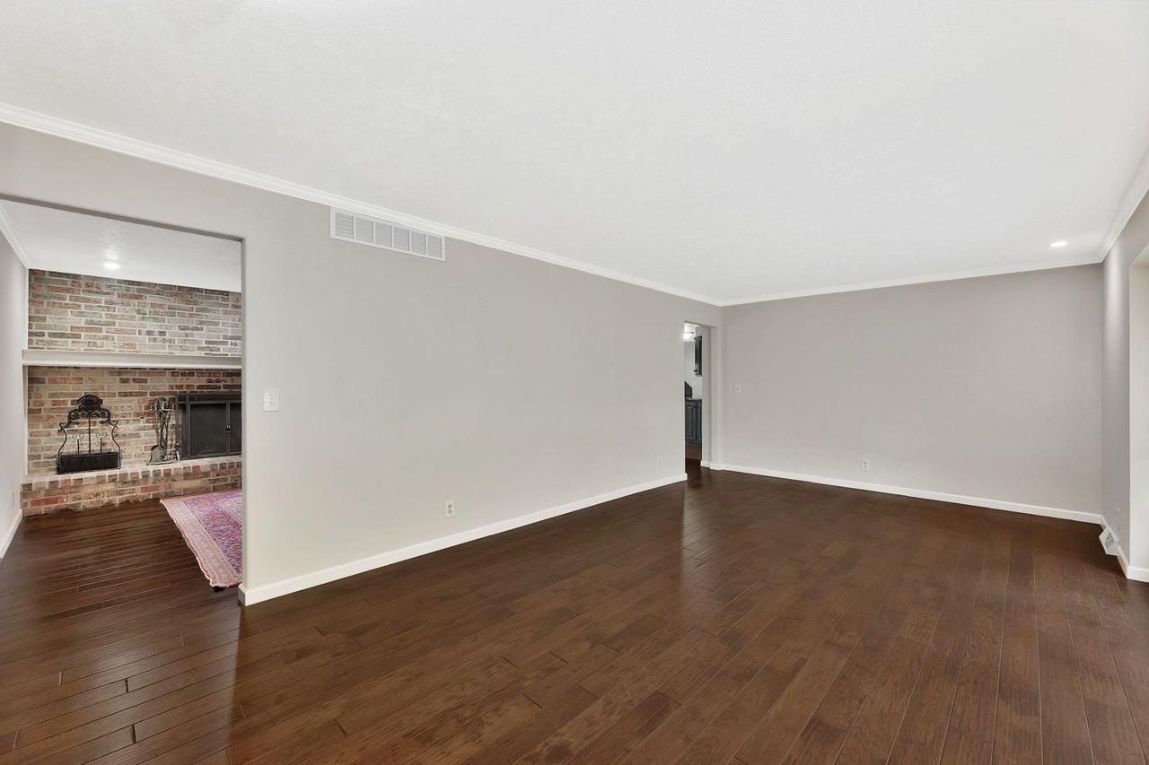 119 N Burr Oak Rd - Photo 4 of 31