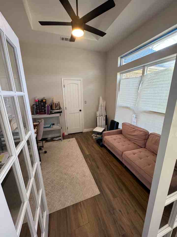 421 Mount Pleasant St - Photo 4 of 17