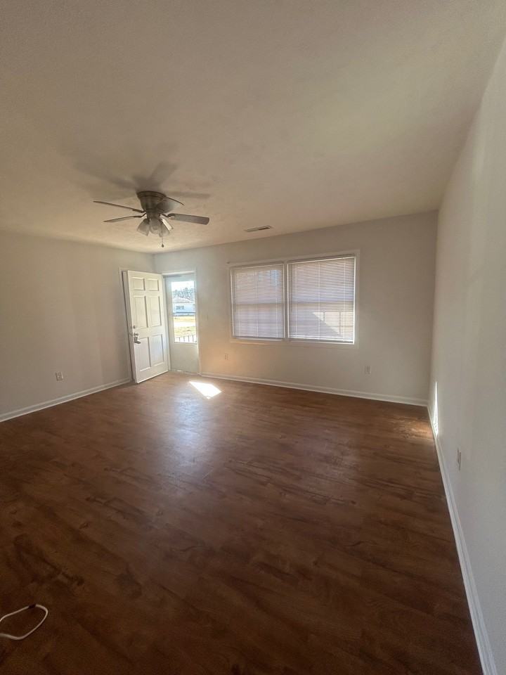 300 Longwood Lane A - L300ON A - Photo 4 of 19