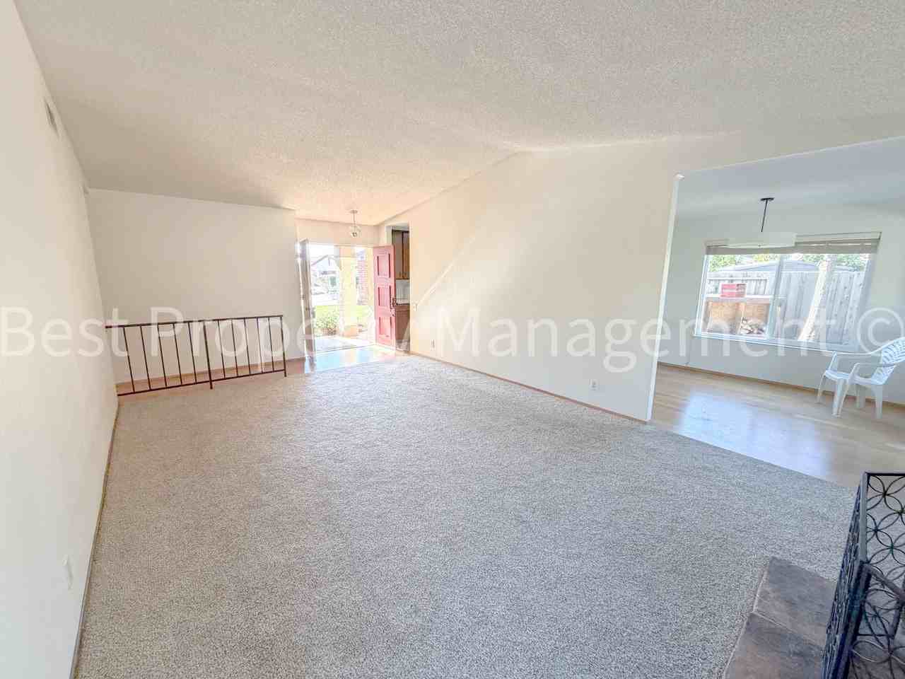 38840 Godfrey Pl - Photo 2 of 31