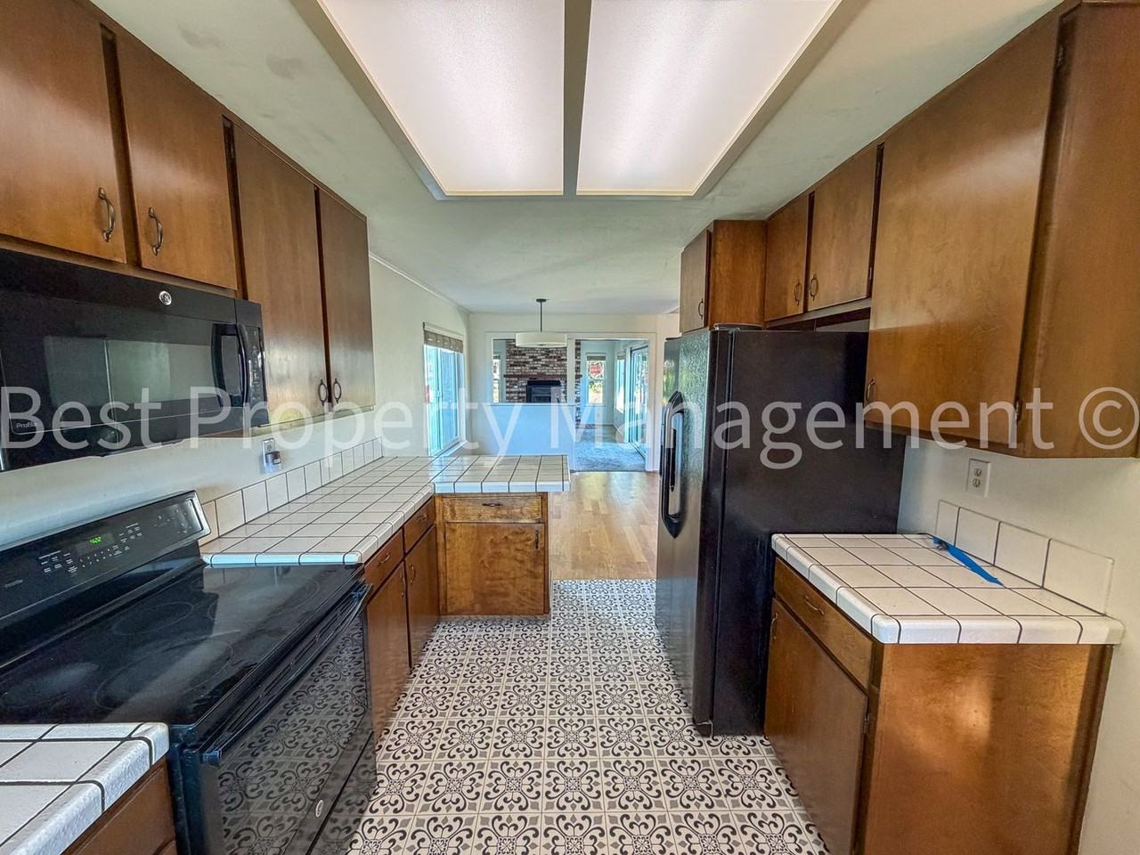 38840 Godfrey Pl - Photo 5 of 31