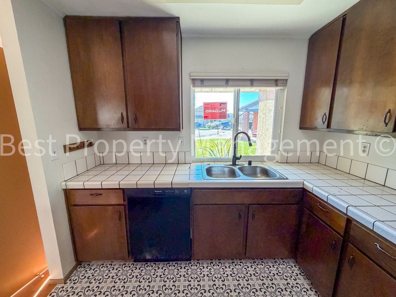 38840 Godfrey Pl - Photo 6 of 31