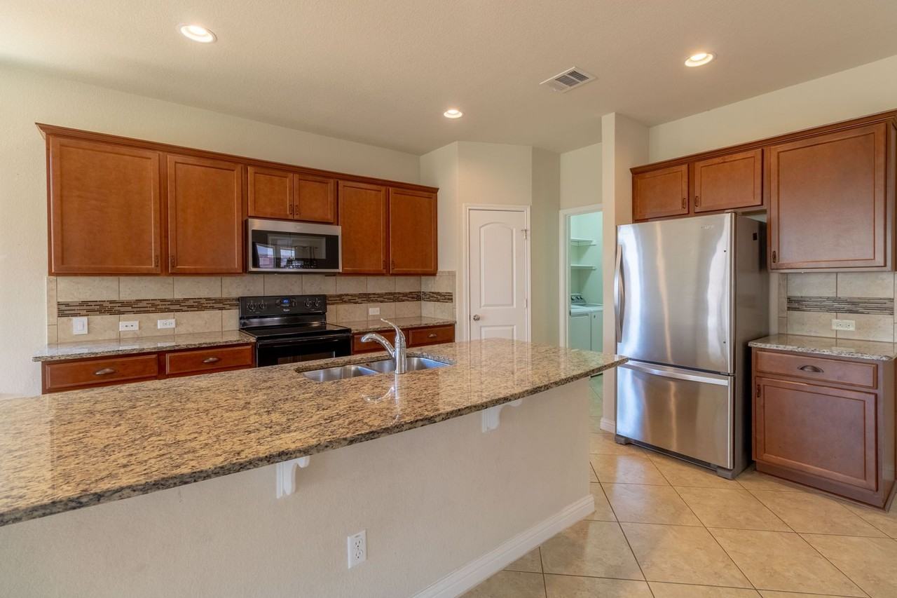 16121 Mcaloon Way - Photo 6 of 35