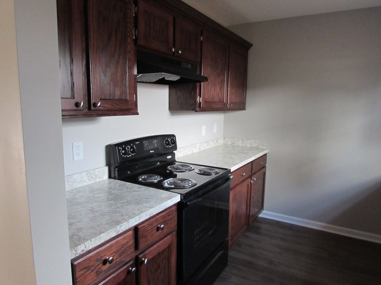 1000B Mayfield Dr - Photo 4 of 10