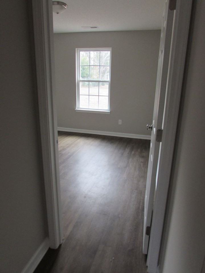 1000B Mayfield Dr - Photo 7 of 10