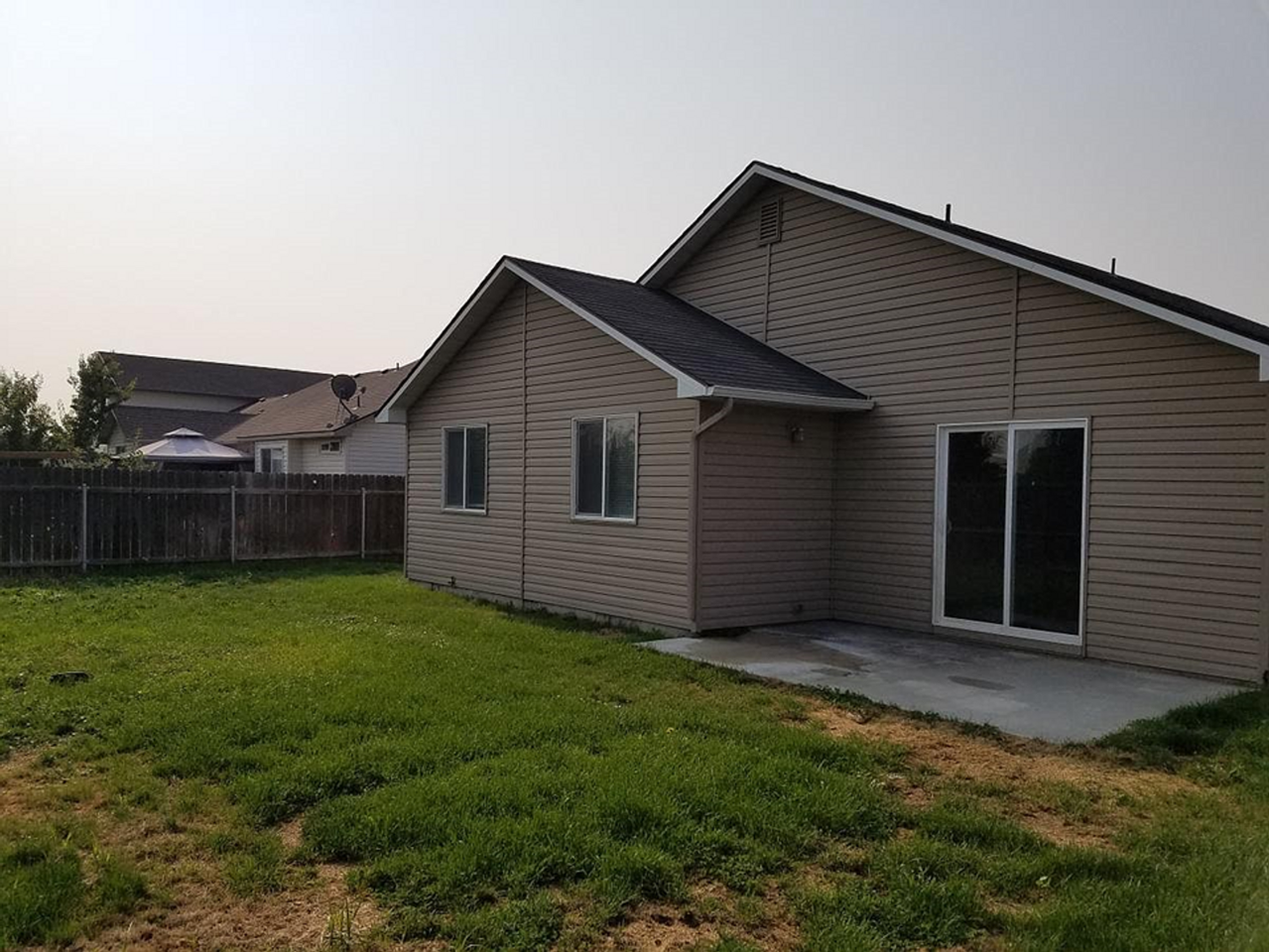 14286 Shelby St - Photo 2 of 12