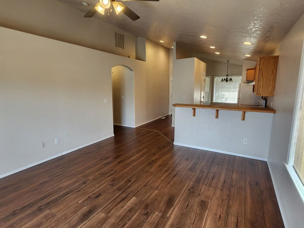 14286 Shelby St - Photo 3 of 12