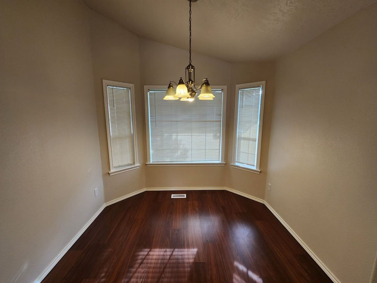 14286 Shelby St - Photo 6 of 12