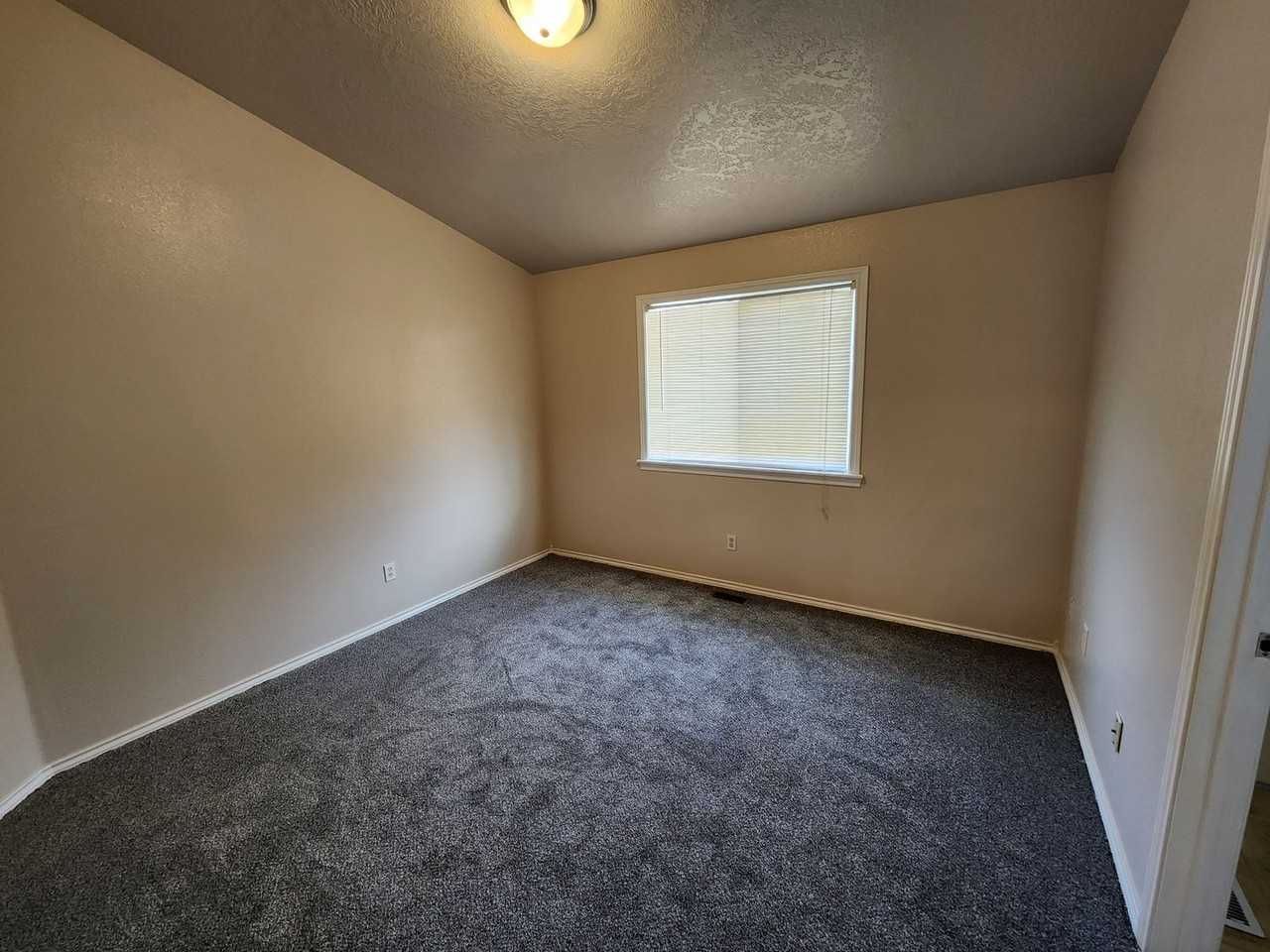 14286 Shelby St - Photo 7 of 12