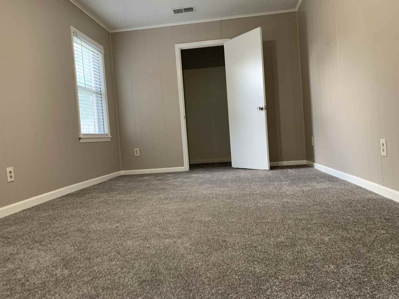 5137 Whiteway Dr - Photo 4 of 8