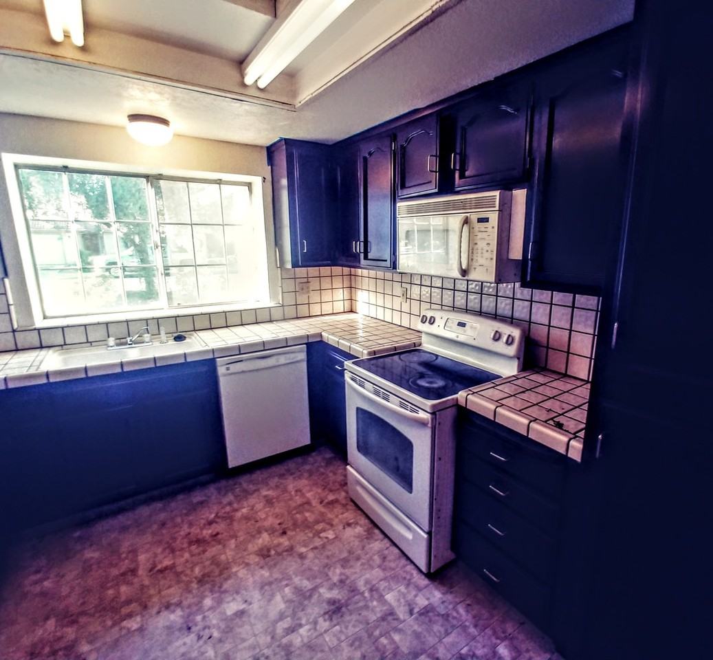 2572 Los Altos Ave - Photo 7 of 13