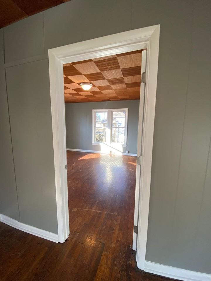 1203 W State St - Photo 4 of 16