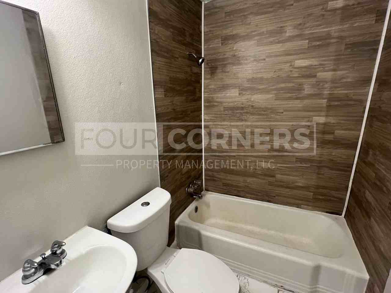 1605 Willow Rd - Photo 5 of 9