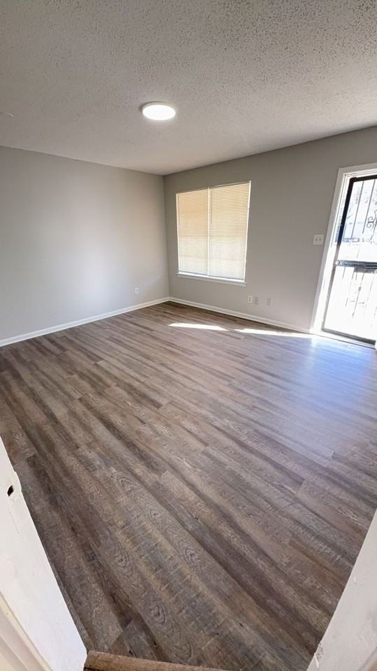 1007 National St - Photo 2 of 6