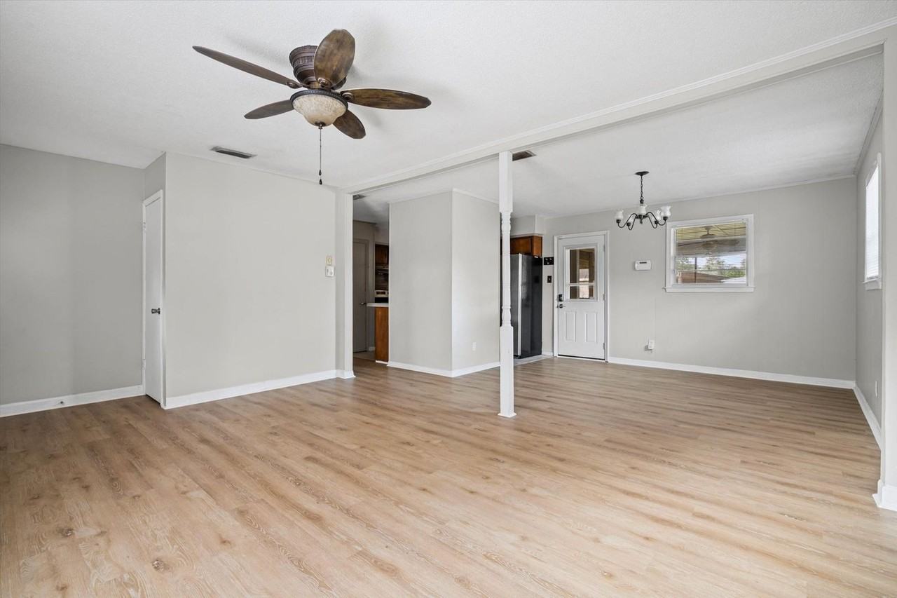 4516 Champlain Ave - Photo 3 of 24