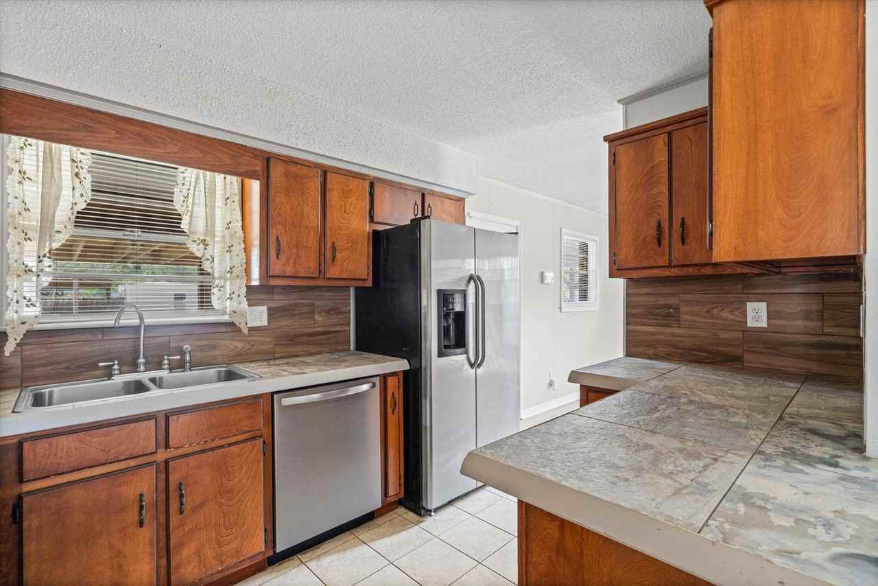 4516 Champlain Ave - Photo 6 of 24