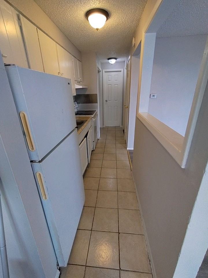 1345 Yosemite Street - Photo 2 of 5