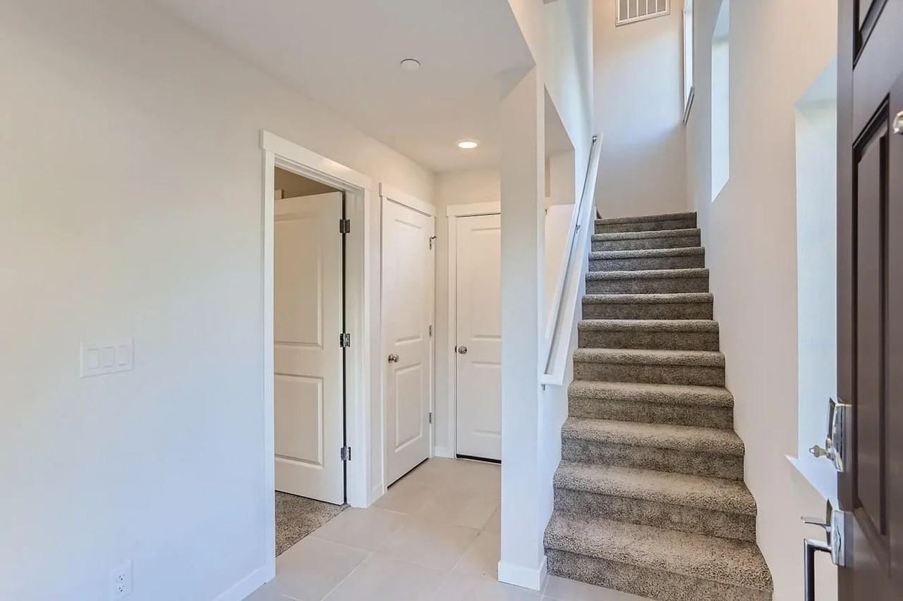 16050 Nw Frog Ln - Photo 4 of 24