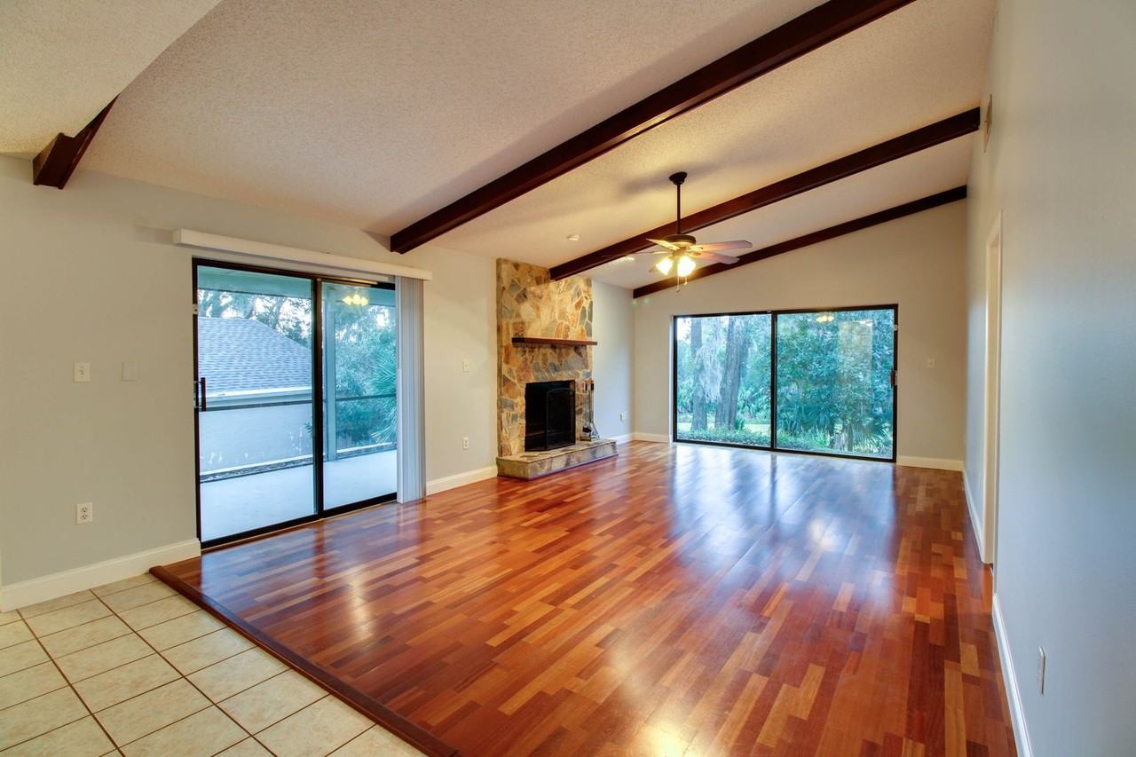 1455 Oak Pl - Photo 2 of 9