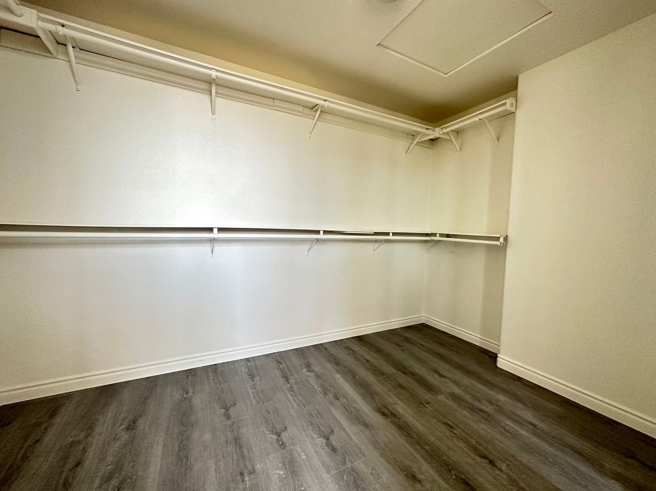 5 Monserrat Pl - Photo 7 of 17