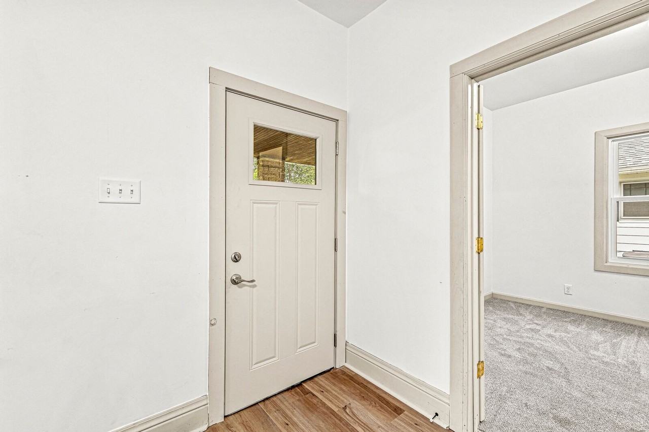 1226 Obrien St - Photo 5 of 27