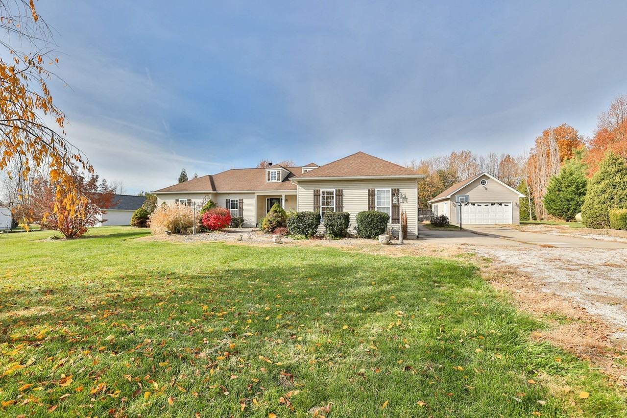 151 N Meadow Ridge Trl - Photo 2 of 50