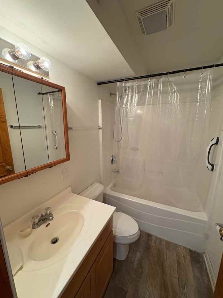 101 East South Street - Photo 5 of 6