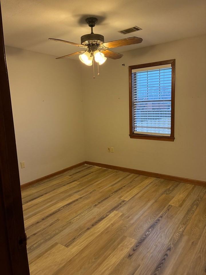 2615 Oak Meadow Pl - Photo 6 of 14