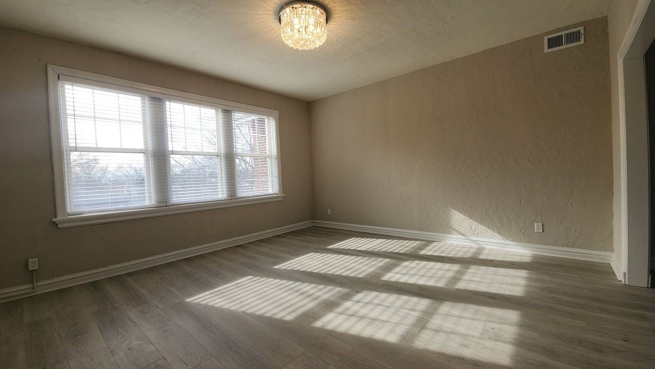 7507 Oxford Dr. - Photo 4 of 16