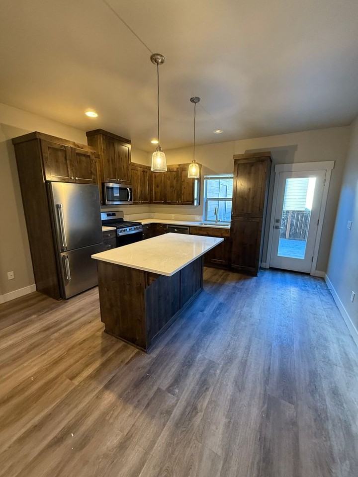 20124 Reed Ln - Photo 2 of 3