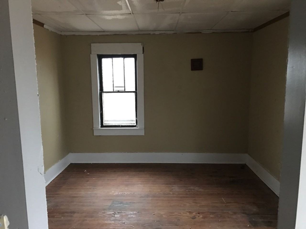 327 Merle St - Photo 5 of 9