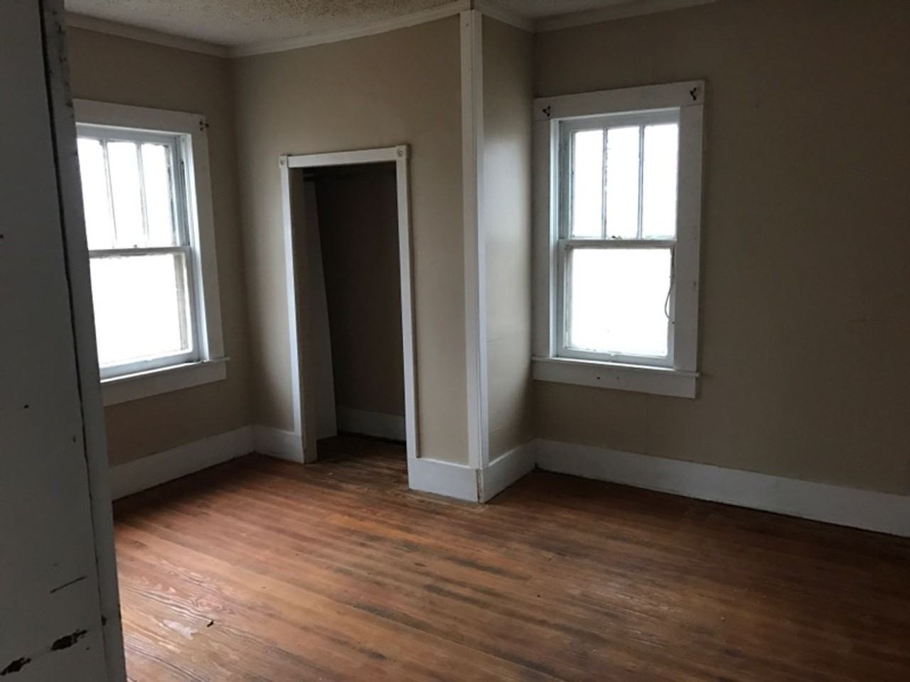 327 Merle St - Photo 7 of 9