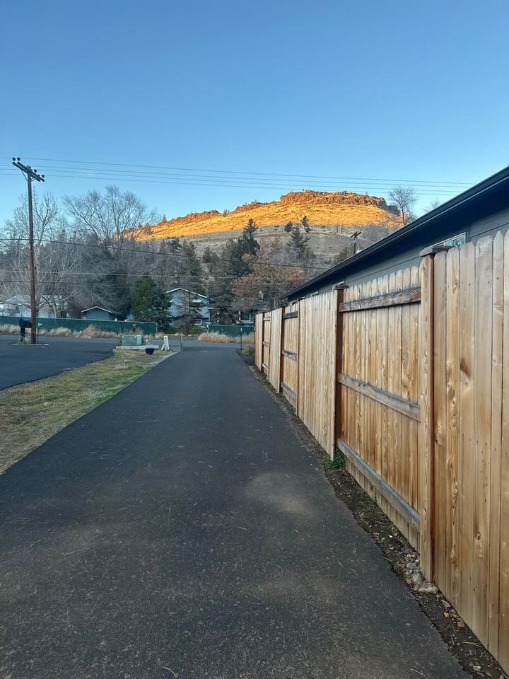 1560 Sw Park Dr - Photo 2 of 28