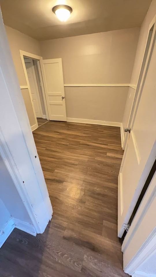 916 Crockett St - Photo 4 of 13