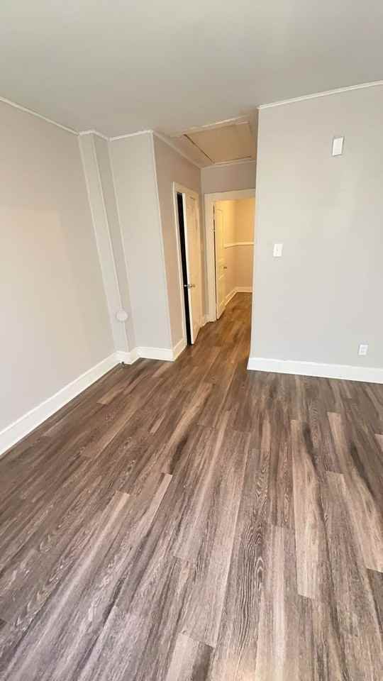 916 Crockett St - Photo 6 of 13