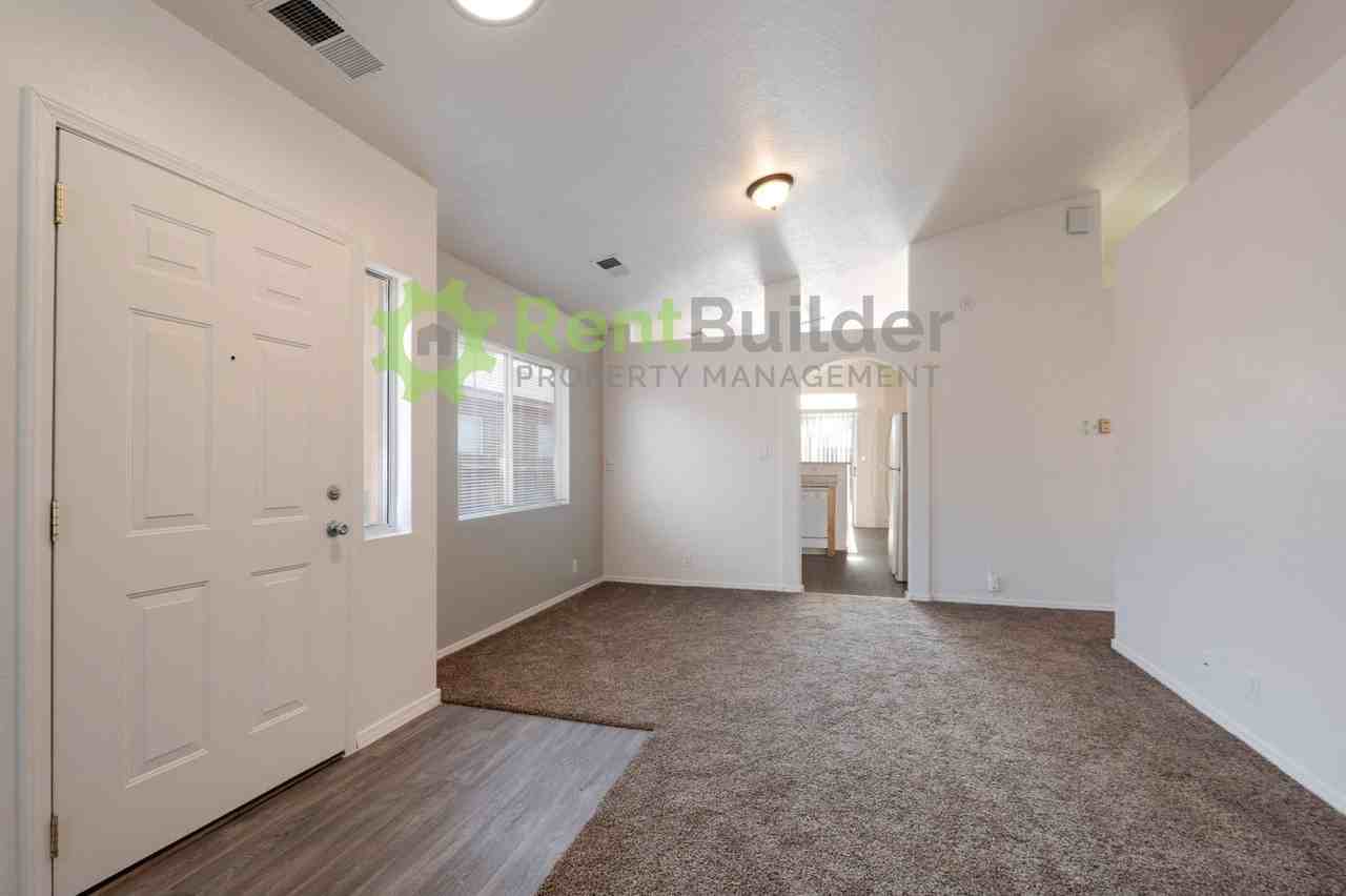 7176 Labrador Dr Ne - Photo 7 of 27