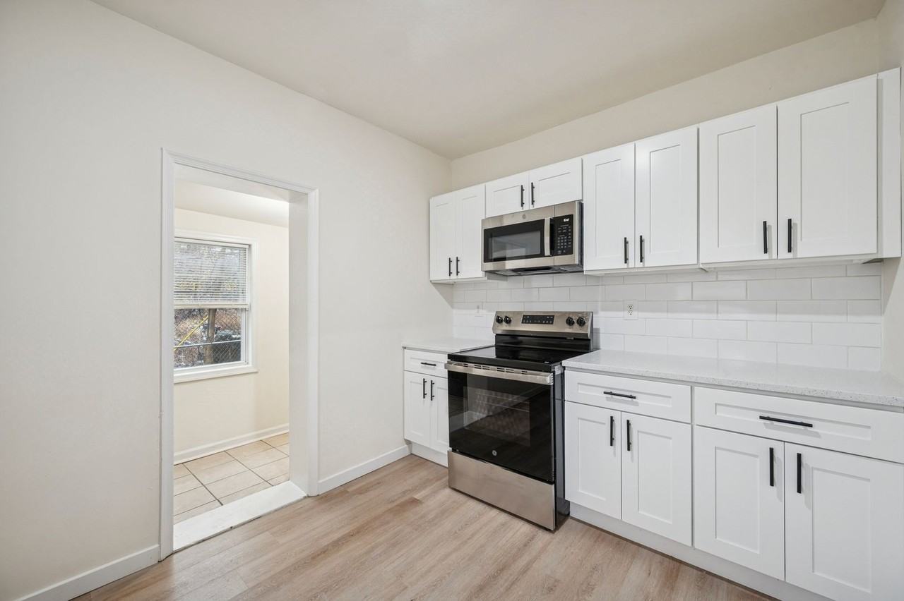 1003 S 53rd St - Photo 7 of 15