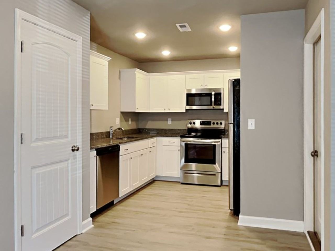 106 Sw Sunflower St - Photo 4 of 26