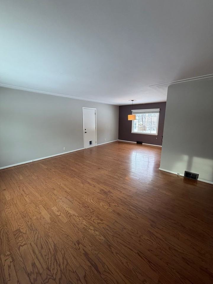 407 Sparkman Ave - Photo 7 of 20