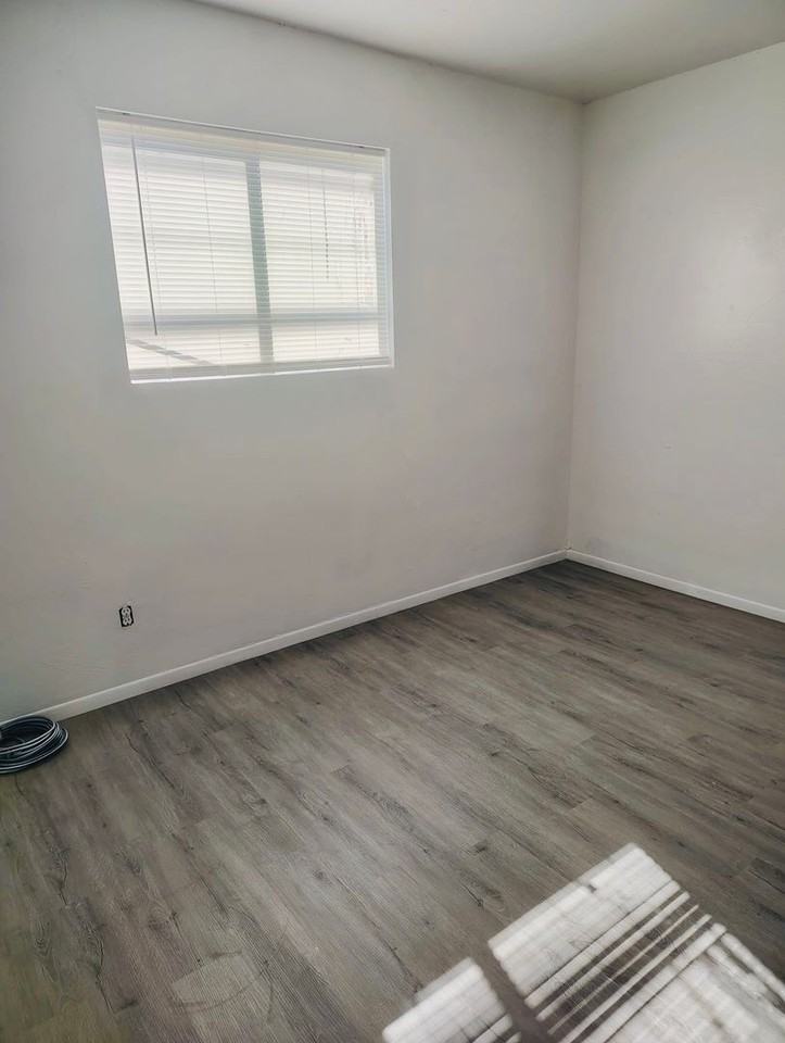 501 Harrison Ave - Photo 2 of 9